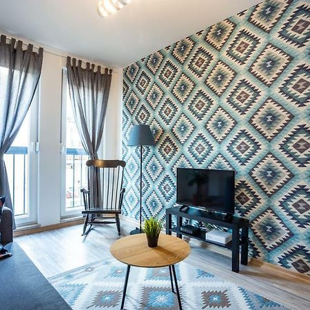 Modern Naive Downtown With Free Private Garage-Fast Wi-Fi Apartman Újvidék Kültér fotó